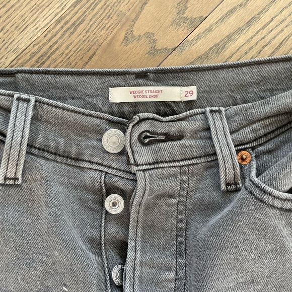 Levi's Wedgie Straight Jean - Picture 2 of 2